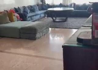 للبيع شقة جميلة مكونة من 3 غرف نوم