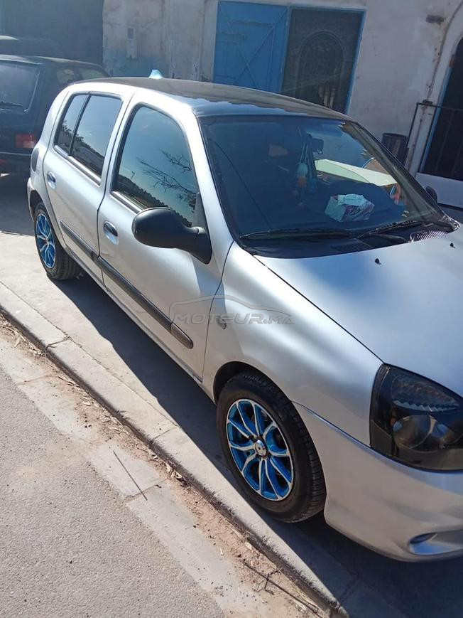 Renault Clio Essence Manuelle 2013 à Inzegan