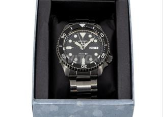 Superbe montre SEIKO 5 noire