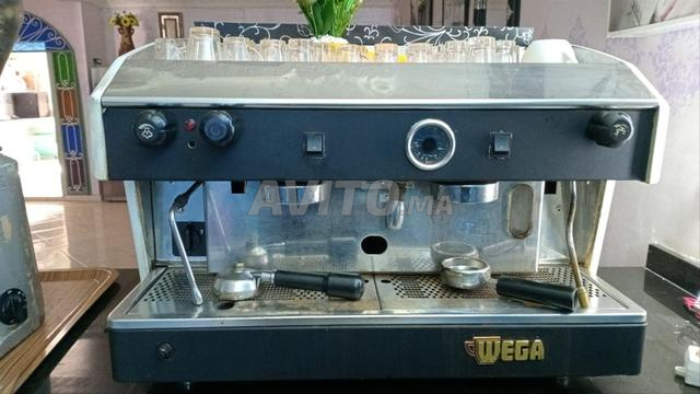 ماكينة قهوة Wega في حالة ممتازة