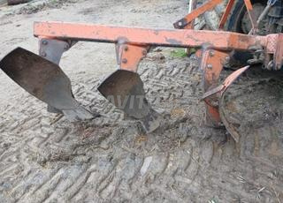 محراث تراكتور