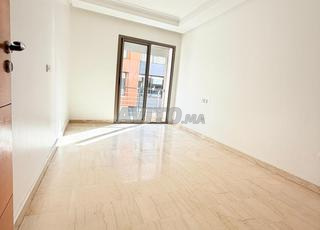 ستوديو للإيجار فارغ المعارف...