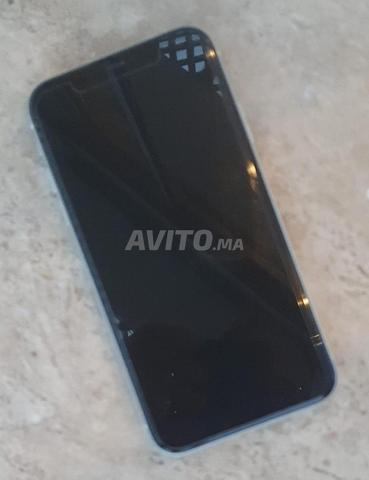 iPhone 11 64gb très bon état - 2