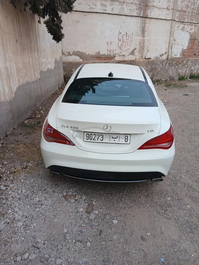 mercedes CLA en très bon état 