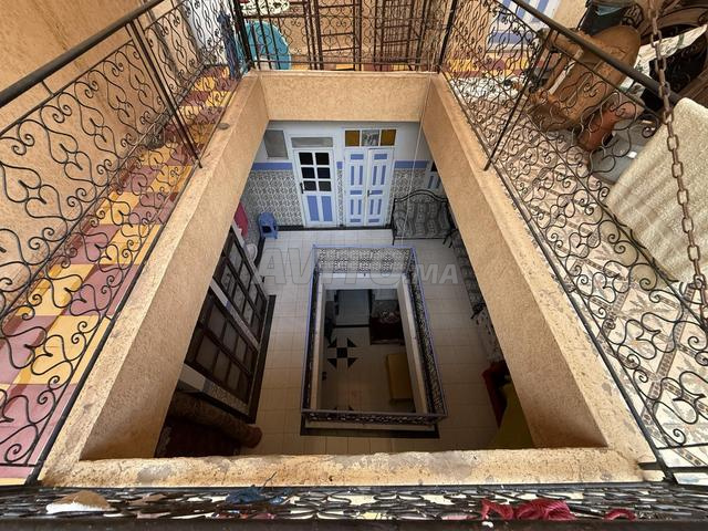 رياض 67 م2 3 دقائق من الساحة