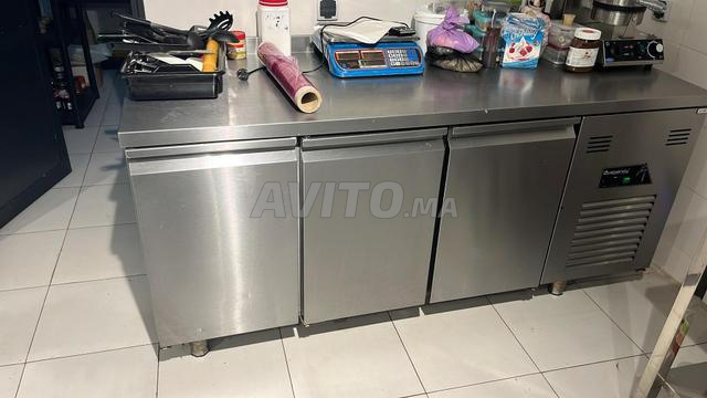 طاولة ثلاجة إيجابية سلبية