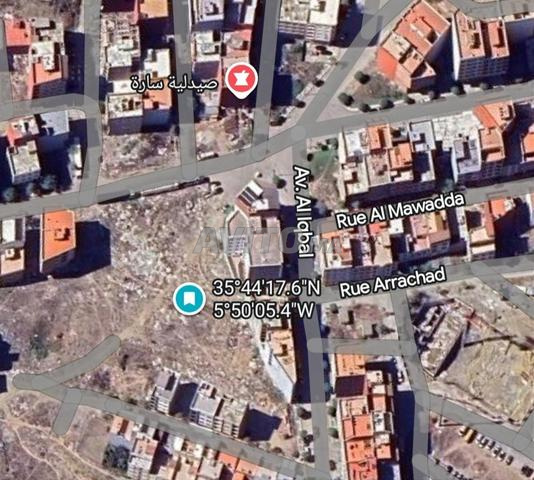 Proche de l'école Ahla et de la pharmacie Sara, terrain commercial