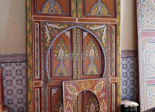 Porte traditionnelle décoration bienvenue