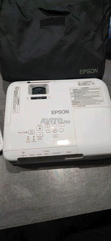 جهاز عرض فيديو إبسون h719b