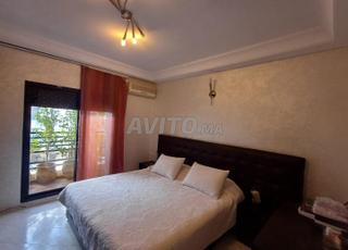 Lit et tables de nuit