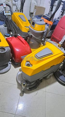 معدات تنظيف احترافية