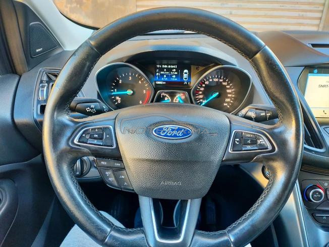 ford kuga en très bon état 