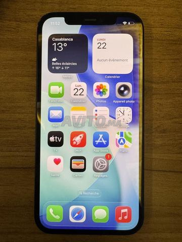 iPhone 12 64 Go أزرق أسود للبيع
