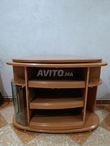 طاولة تلفزيون