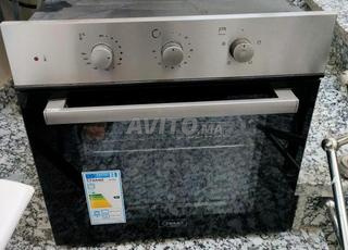Four encastrable électrique HANZ – Comme neuf