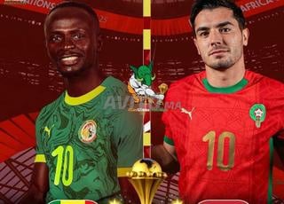 JE CHERCHE TICKET DEVANT STADE