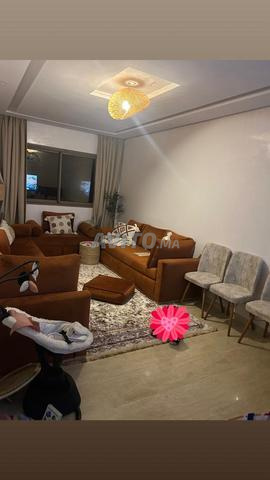 أريكة مقاومة للبقع مع تخزين وبوف