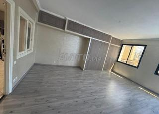 مكتب 120 متر مربع للإيجار في 2 مارس