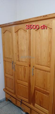 أثاث غرفة النوم خزانة وملابس وتسريحة