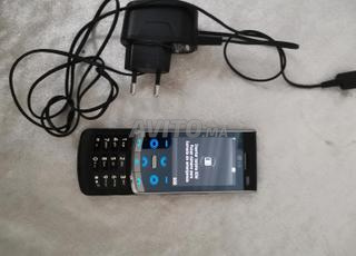 LG تقريبا جديد