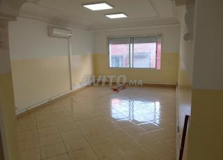 تأجير مكتب مع مصعد مرآب