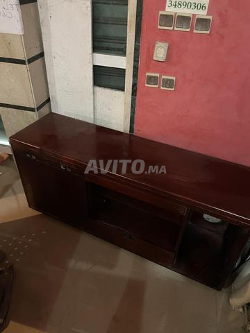 مكتب رئيس مع طاولة مرتجعة