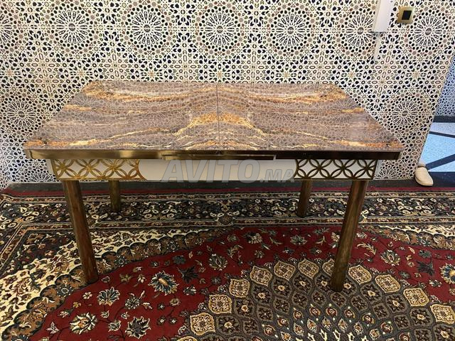 طاولة طعام قابلة للتمديد