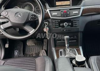 مرسيدس بنز الفئة E ديزل أوتوماتيكية 2009