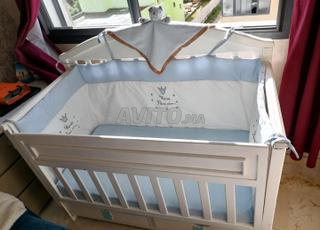 بيع أغراض غرفة الأطفال.