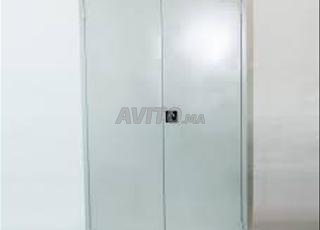 خزانة معدنية ببابين متأرجحين