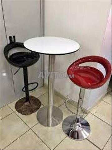 طاولة عالية