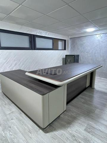 مكتب مستورد فخم أناقة، فخامة، وإبداع في مكان واحد