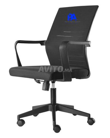 كرسي مكتب \ خزانة ملابس \ كرسي مشغل شبكي