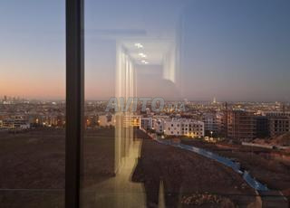 ستوديو للإيجار، مستوى عالٍ كاليفورنيا