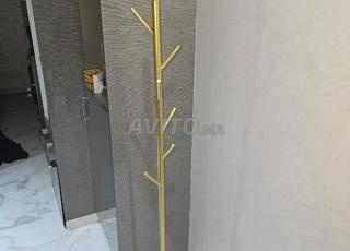 حامل معطف على شكل شجرة من KITEA