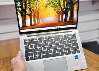 HP i7 11em RAM 16 SSD 256