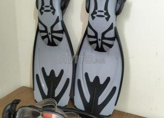 معدات سباحة في حالة جيدة جدا