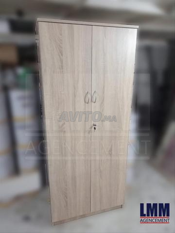 خزانة ملابس خشبية