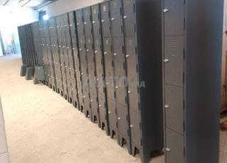 خزانة ملابس معدنية