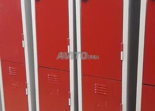 خزانة ملابس معدنية