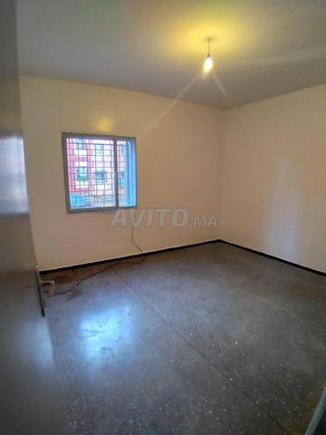 شقة سفلية للبيع في حي المسيرة حدا حي عادل