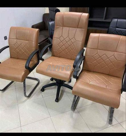 كرسي حديث من الجلد الصناعي - أناقة دائمة