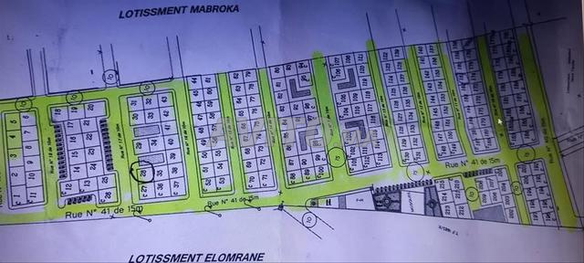 Bقعة أرضية للبيع مخصصة لبناء سفلي وطابقية R2