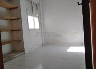 غرفة للكراء لرجل محترم وغير مدخن بالمستقبل س معروف