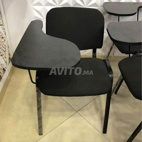 كرسي أيزو مع لوح كتابة