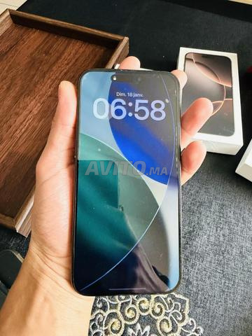 iPhone 15 Pro Max 256gb بحالة ممتازة - 2