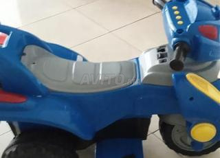 دراجة نارية كهربائية