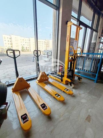 رافعة يدوية بعجلات من النايلون