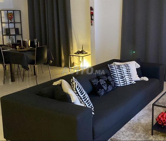 أريكة كبيرة في حالة جيدة جدًا (تم شراؤها من أوروبا)