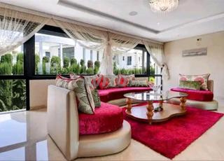 فيلا فاخرة للبيع بحي إيليغ